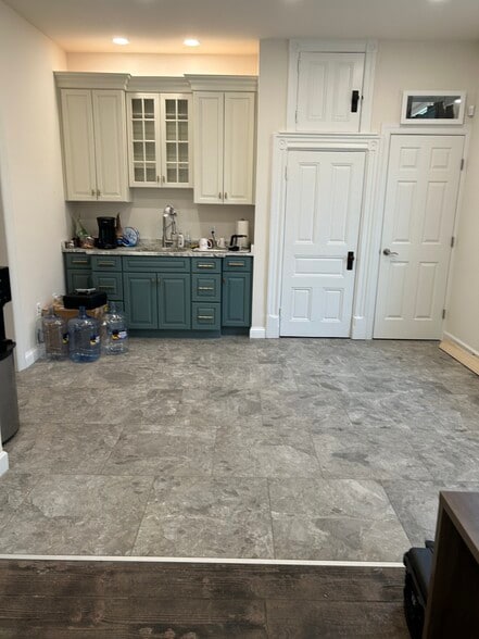 More Photos Of 208 W Penn Ave, Wernersville Office Residential For Lease