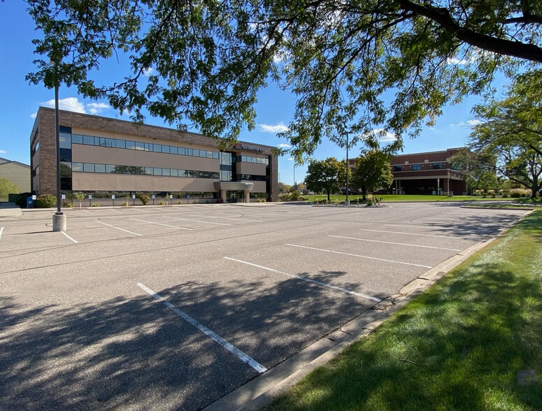 More Photos Of 2780 Snelling Ave N, Roseville Medical For Lease