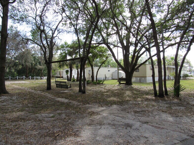 More Photos Of 12300 Phillips Ln, Gibsonton Manufactured Housing Mobile Home Park For Sale