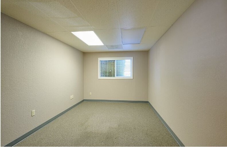 More Photos Of 2316 E Portland Rd, Newberg Storefront Retail Office For Sale