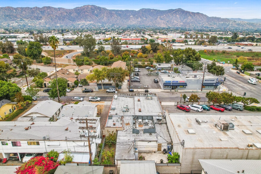 More Photos Of 1710 Lake St, Glendale Convenience Store For Sale