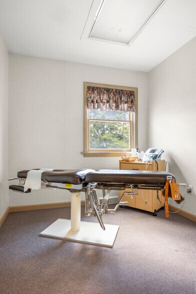 More Photos Of 322 Fairview Ave, Hudson Medical For Sale