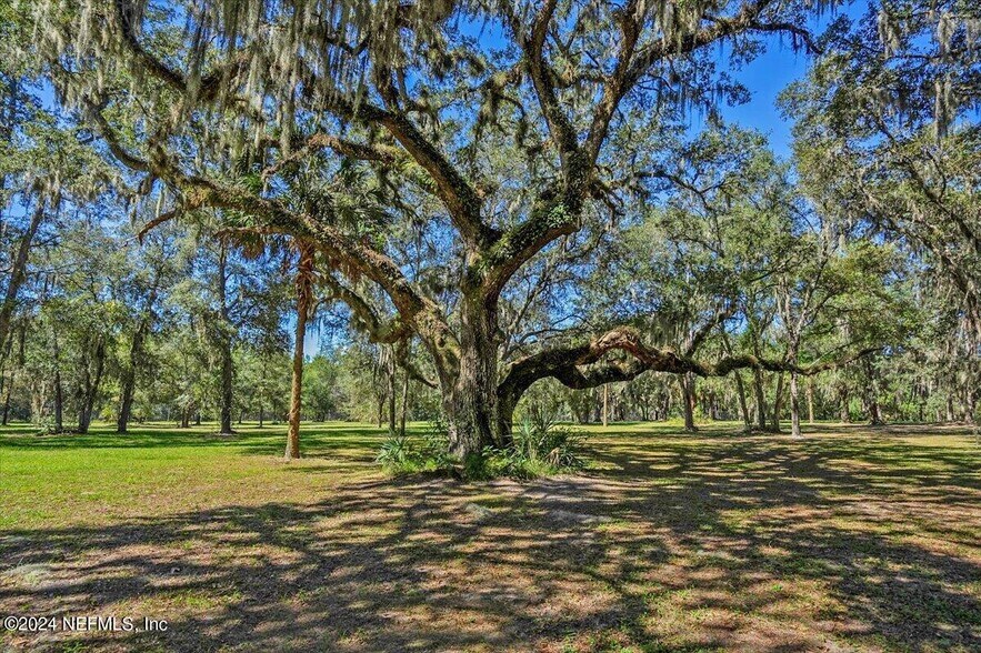 More Photos Of 258 Bostwick Cemetery Rd, Palatka Lodge Meeting Hall For Sale