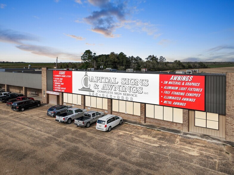Primary Photo Of 902 NW Main St, Bunkie Showroom For Sale