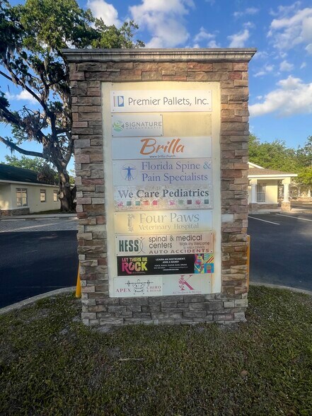 More Photos Of 9416-9418 Balm Riverview Rd, Riverview Medical For Lease