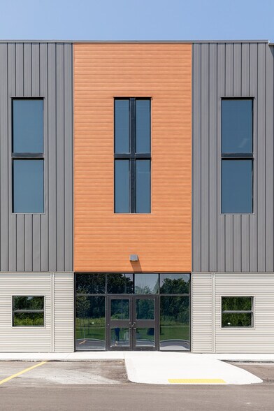 More Photos Of 1259 Centennial Dr, Kingston Distribution For Lease