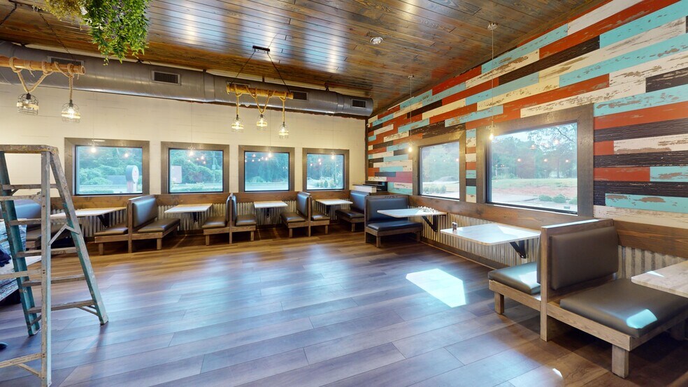 More Photos Of 3260 S Stratford Rd, Winston-Salem Restaurant For Lease