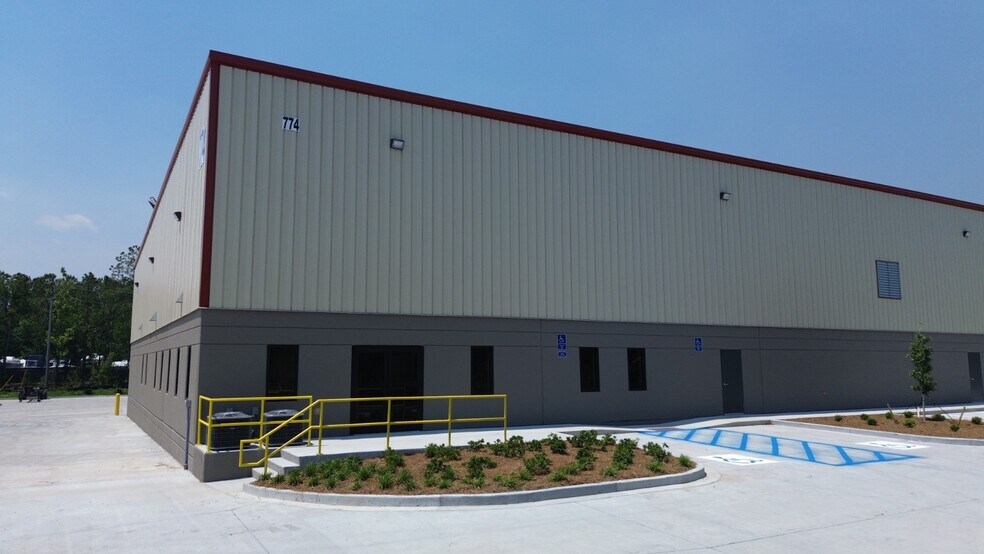 More Photos Of 774 King George Blvd, Savannah Distribution For Lease