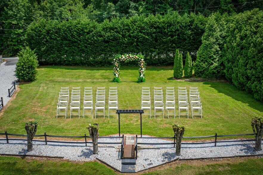 More Photos Of 200 Little Acres Dr, Marion Specialty For Sale