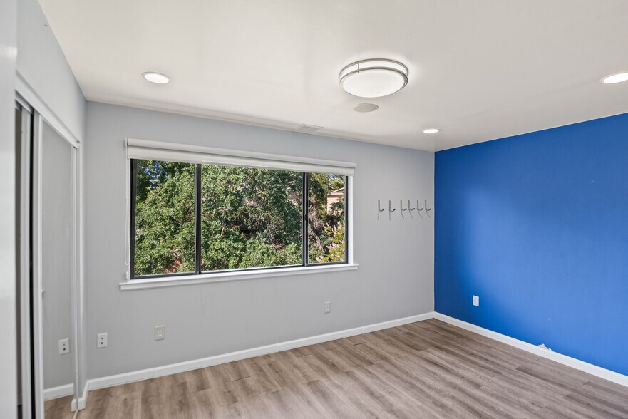 More Photos Of 360 Rose St, Danville Medical For Sale