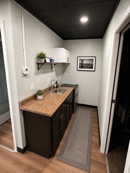 More Photos Of 305 Rue St Francois St, Florissant Office For Sale