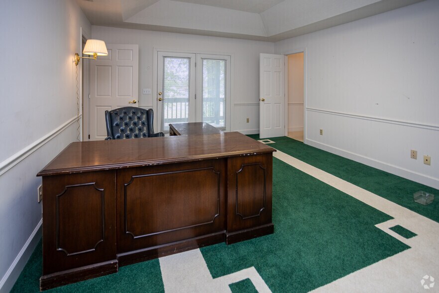 More Photos Of 236 Miller Ave, Crossville Medical For Sale