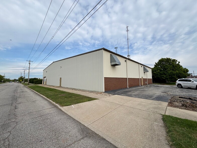 Primary Photo Of 1137 S Lafayette Blvd, South Bend Manufacturing For Sale
