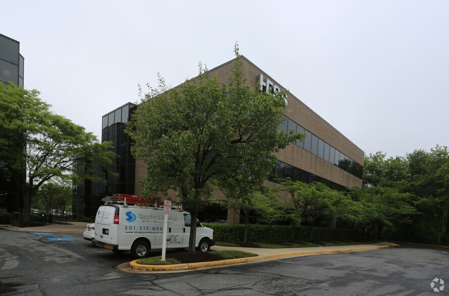 More Photos Of 804 W Diamond Ave, Gaithersburg Unknown For Lease