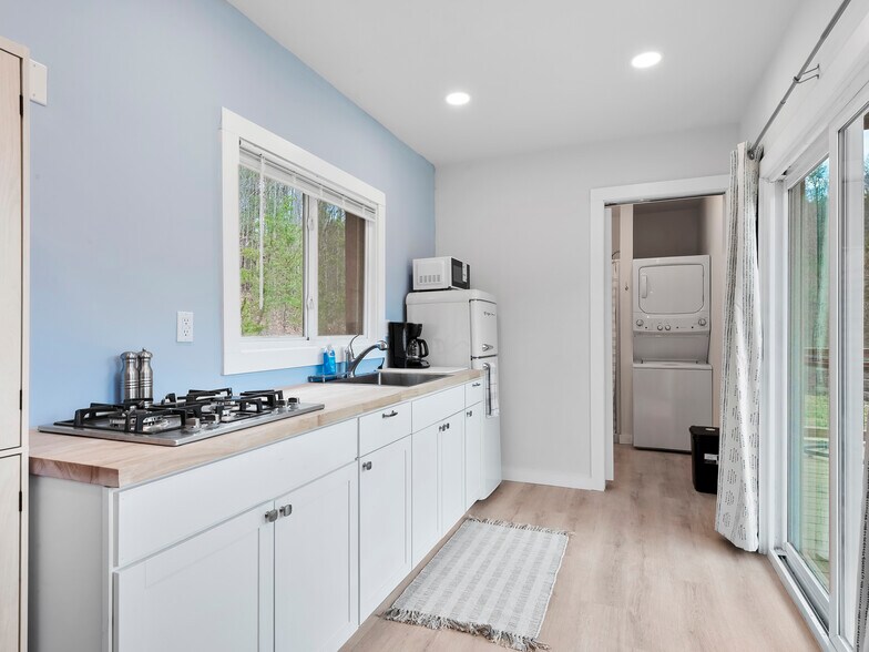 More Photos Of 58 Gunter Town Rd., Marshall Self Storage For Sale