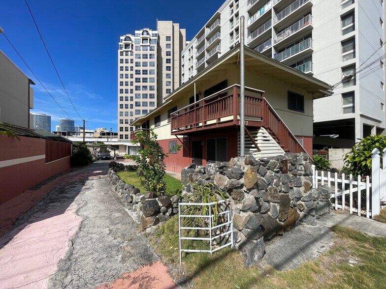 More Photos Of 1077 Kinau St, Honolulu Multifamily For Sale