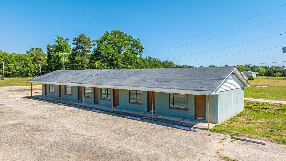 More Photos Of 1058 Edgewater Rd, Pineville Hotel For Sale