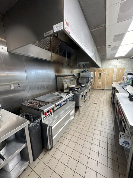 More Photos Of 2668 Gateway Rd, Carlsbad Restaurant For Lease