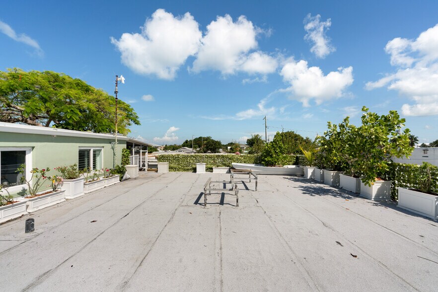 More Photos Of 100636 Overseas Hwy, Key Largo Storefront Retail Residential For Sale