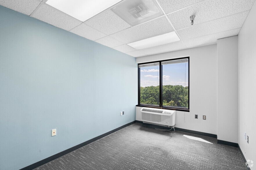 More Photos Of 6196 Oxon Hill Rd, Oxon Hill Medical For Lease