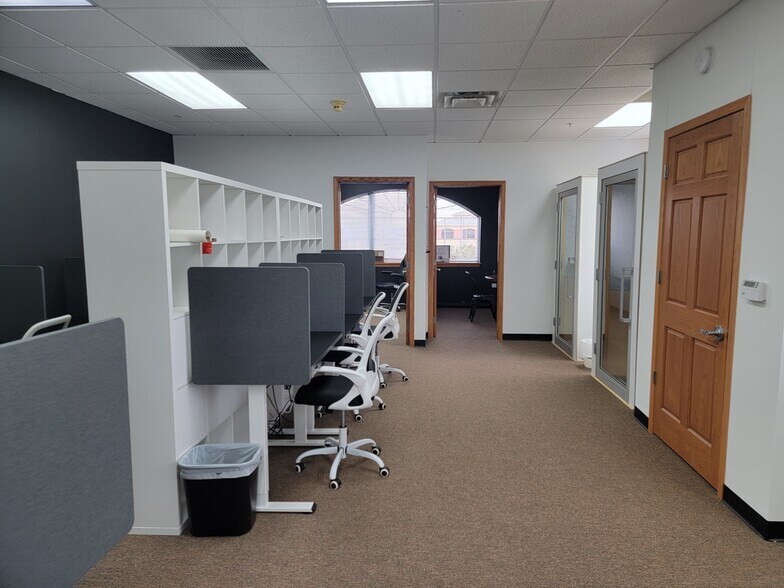 More Photos Of 20646 S Abbey Wood Ct, Frankfort Office For Sale