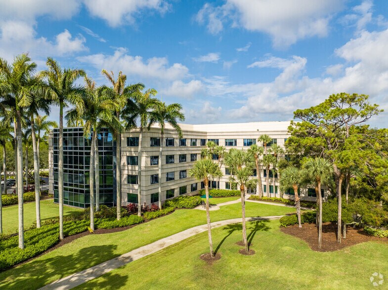 More Photos Of 800 Fairway Dr, Deerfield Beach Office Residential For Lease