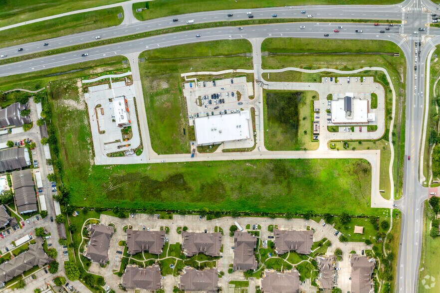 More Photos Of NEQ of League City Pkwy & Egret Bay Blvd, League City Office For Sale