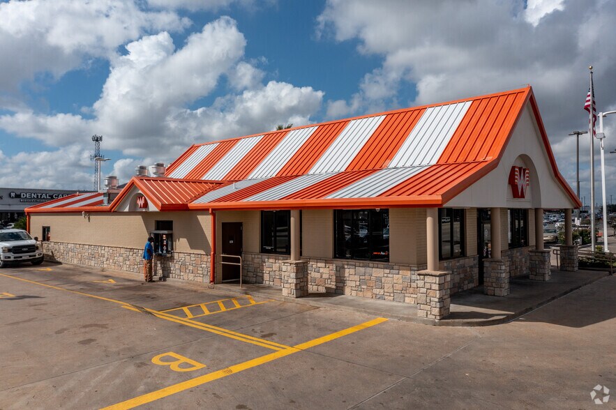 More Photos Of 6888 Gulf Fwy, Houston Unknown For Lease