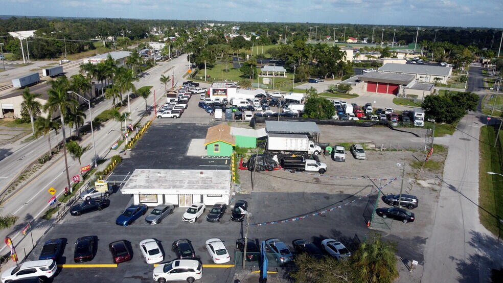 More Photos Of 3340 Palm Beach Blvd, Fort Myers Freestanding For Sale