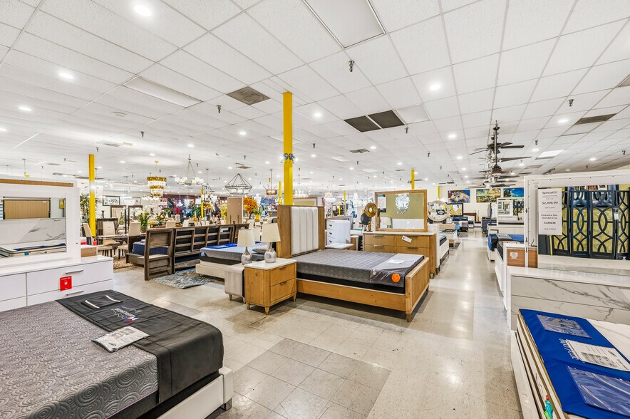 More Photos Of 11814 Bellaire Blvd, Houston Storefront For Sale