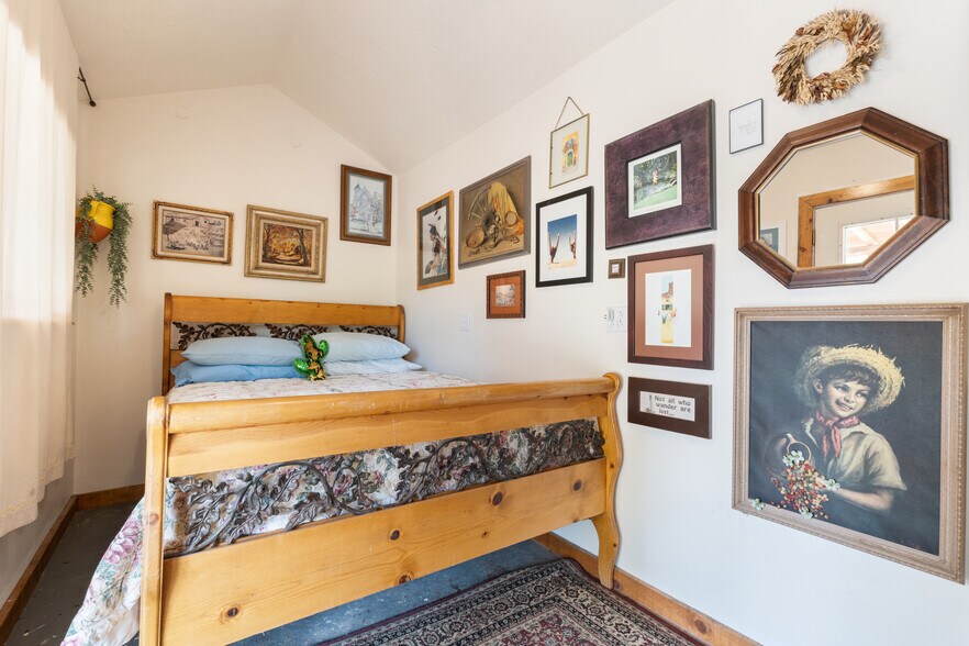 More Photos Of 11550 Pigeon Hollow Rd, Spring City Hotel For Sale