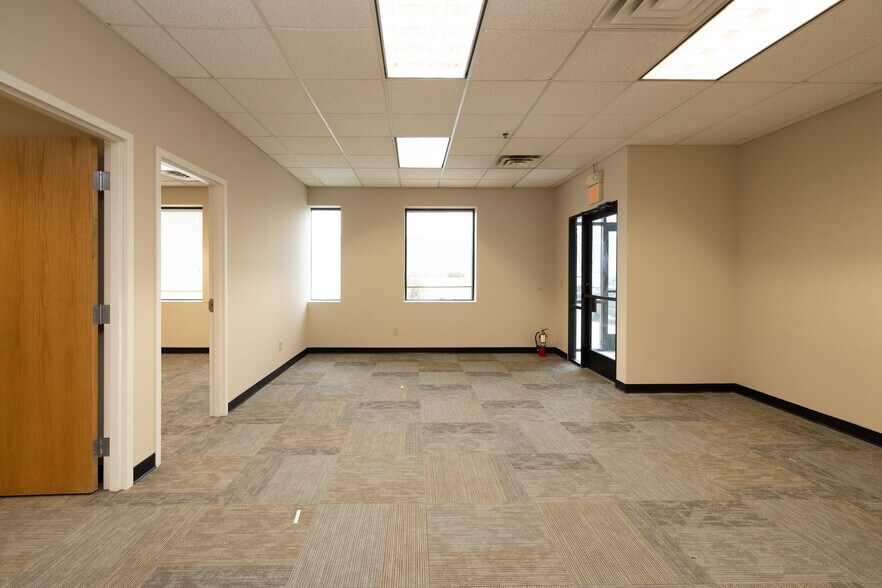 More Photos Of 21021 Heron Way, Lakeville Light Manufacturing For Lease
