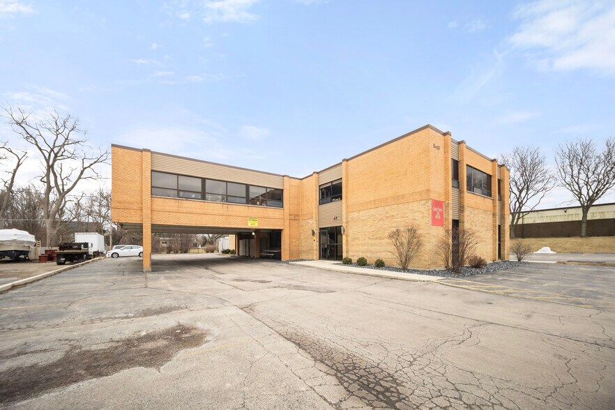 Primary Photo Of 5413 Walnut Ave, Downers Grove Office For Lease