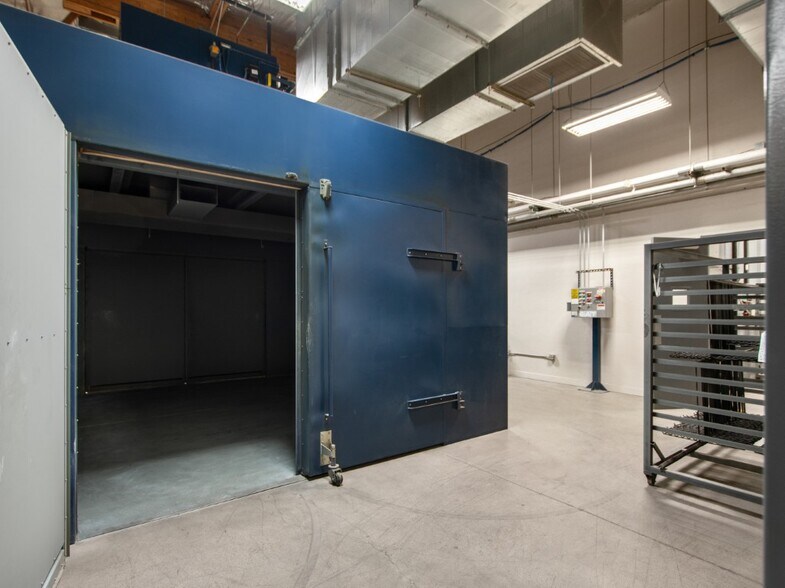 More Photos Of 2400 S Roosevelt St, Tempe Warehouse For Sale