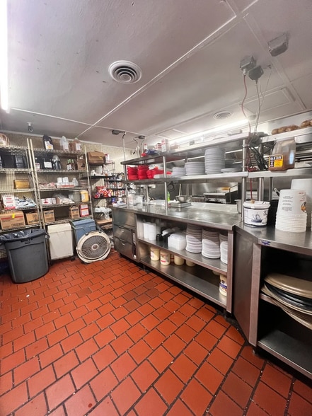 More Photos Of 16215 Cobb Island Rd, Newburg Freestanding For Sale