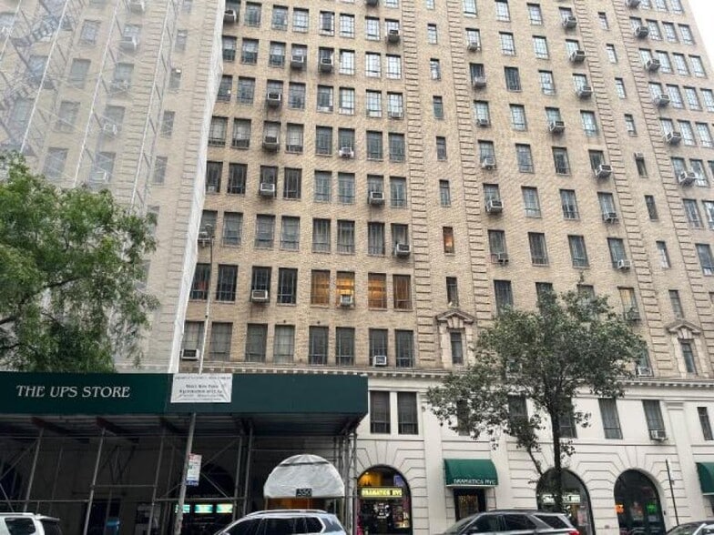 More Photos Of 353 W 56th St, New York Apartments For Sale