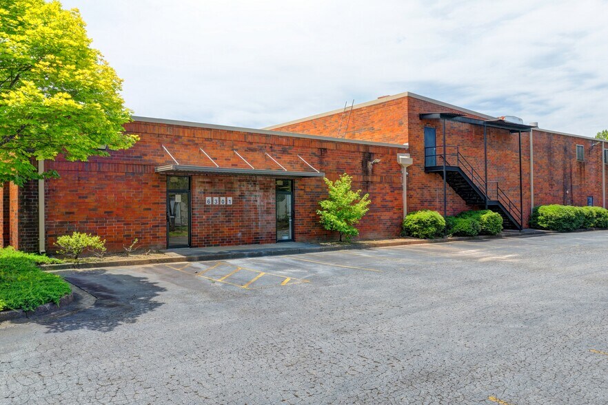 Primary Photo Of 6301 Best Friend Rd, Norcross Manufacturing For Lease