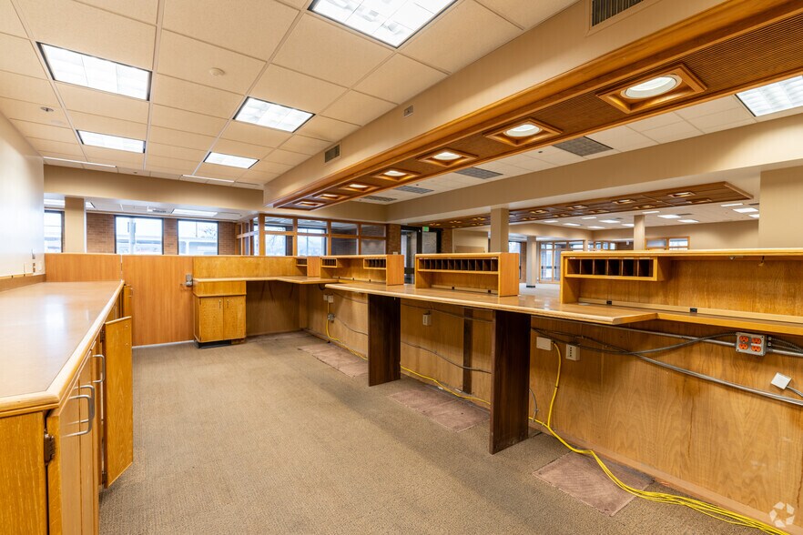 More Photos Of 30 S Mission St, Wenatchee Bank For Sale