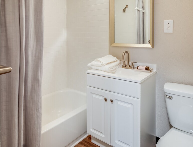 More Photos Of 175 W Belleview Ave, Englewood Apartments For Sale