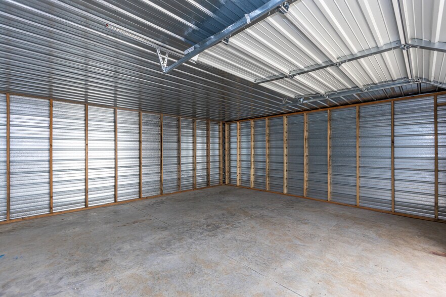 More Photos Of 665 David Ave, Danville Self Storage For Lease