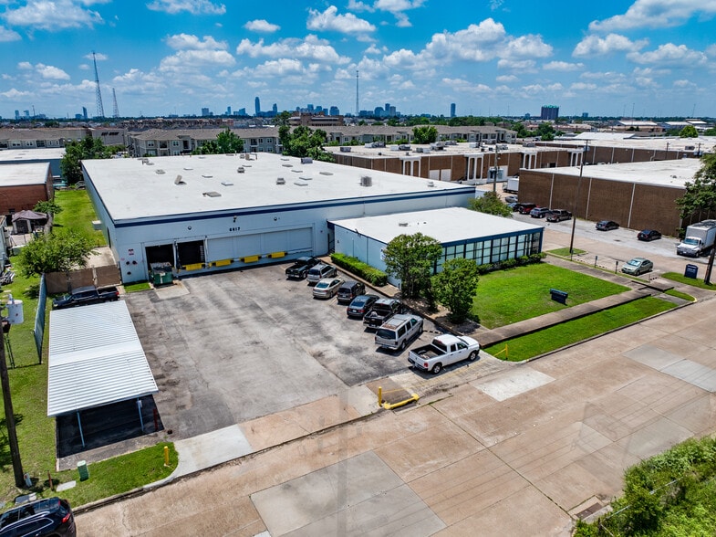 Primary Photo Of 6817 Wynnwood Dr, Houston Warehouse For Lease