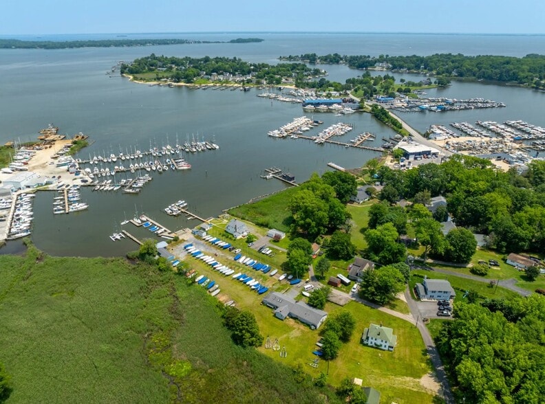 More Photos Of 1052 Old Turkey Point Rd, Edgewater Marina For Sale