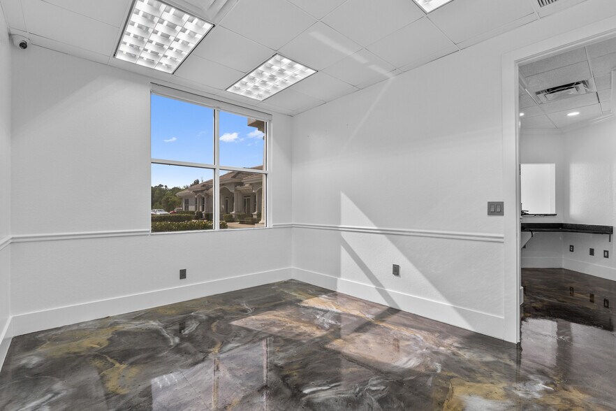 More Photos Of 13730 Cypress Terrace Cir, Fort Myers Medical For Sale