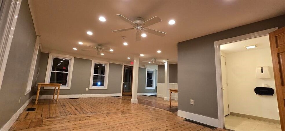 More Photos Of 31 Central Square, Troy Storefront Retail Residential For Lease