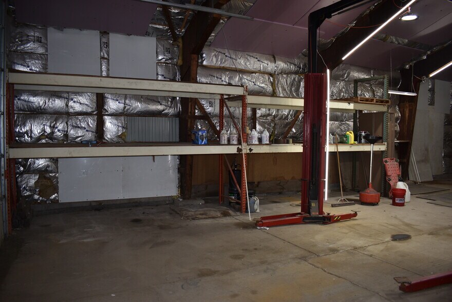 More Photos Of 110 30 St, Fremont Warehouse For Sale