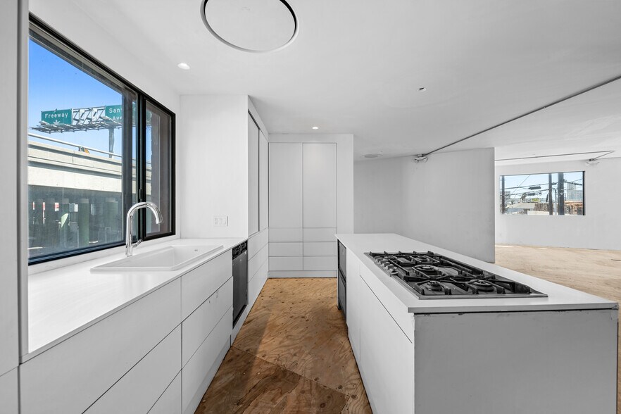 More Photos Of 1509 Mateo St, Los Angeles Office Residential For Sale