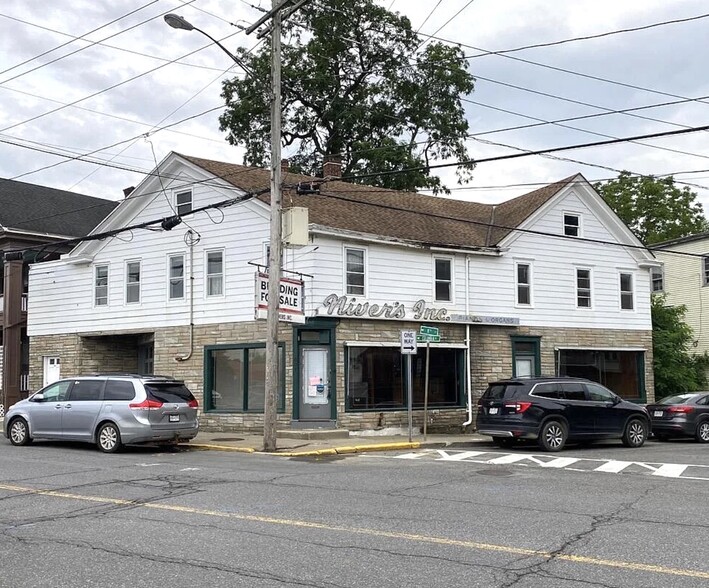 Primary Photo Of 801 Columbia St, Hudson Storefront Retail Residential For Sale