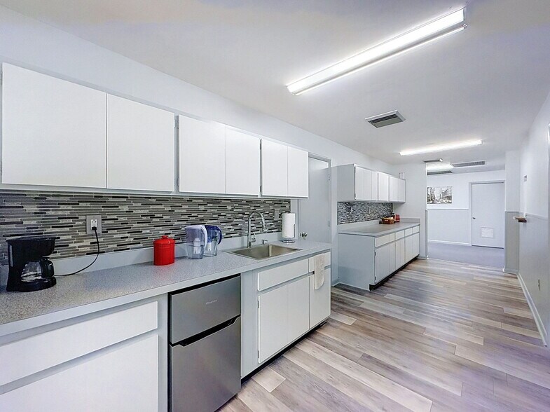 More Photos Of 5321 Grand Blvd, New Port Richey Medical For Sale