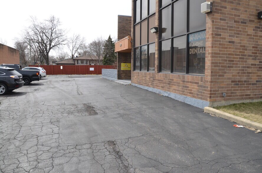 More Photos Of 2071 Irving Park Rd, Hanover Park Medical For Lease
