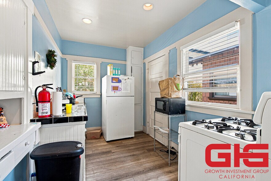 More Photos Of 146-154 N Holliston Ave, Pasadena Rehabilitation Center For Sale